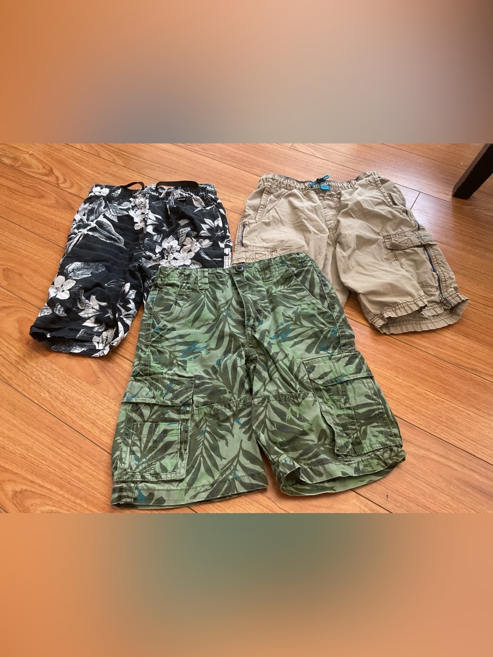 Kids 2 Cargo Shorts + Hawaii flower shorts size 6